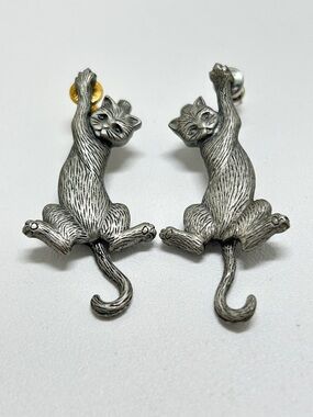 Vintage JJ Silver Cat, Kitties, Kitten, Feline Earrings Articulated Tail, Studs